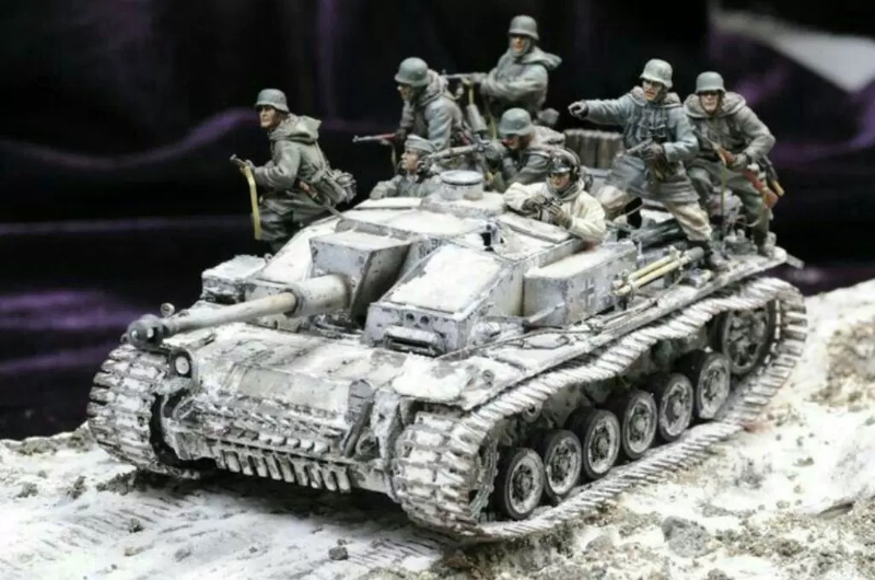 Model Kit Reshiram - 1/35 Scale Die-Cast Resin Figure Model