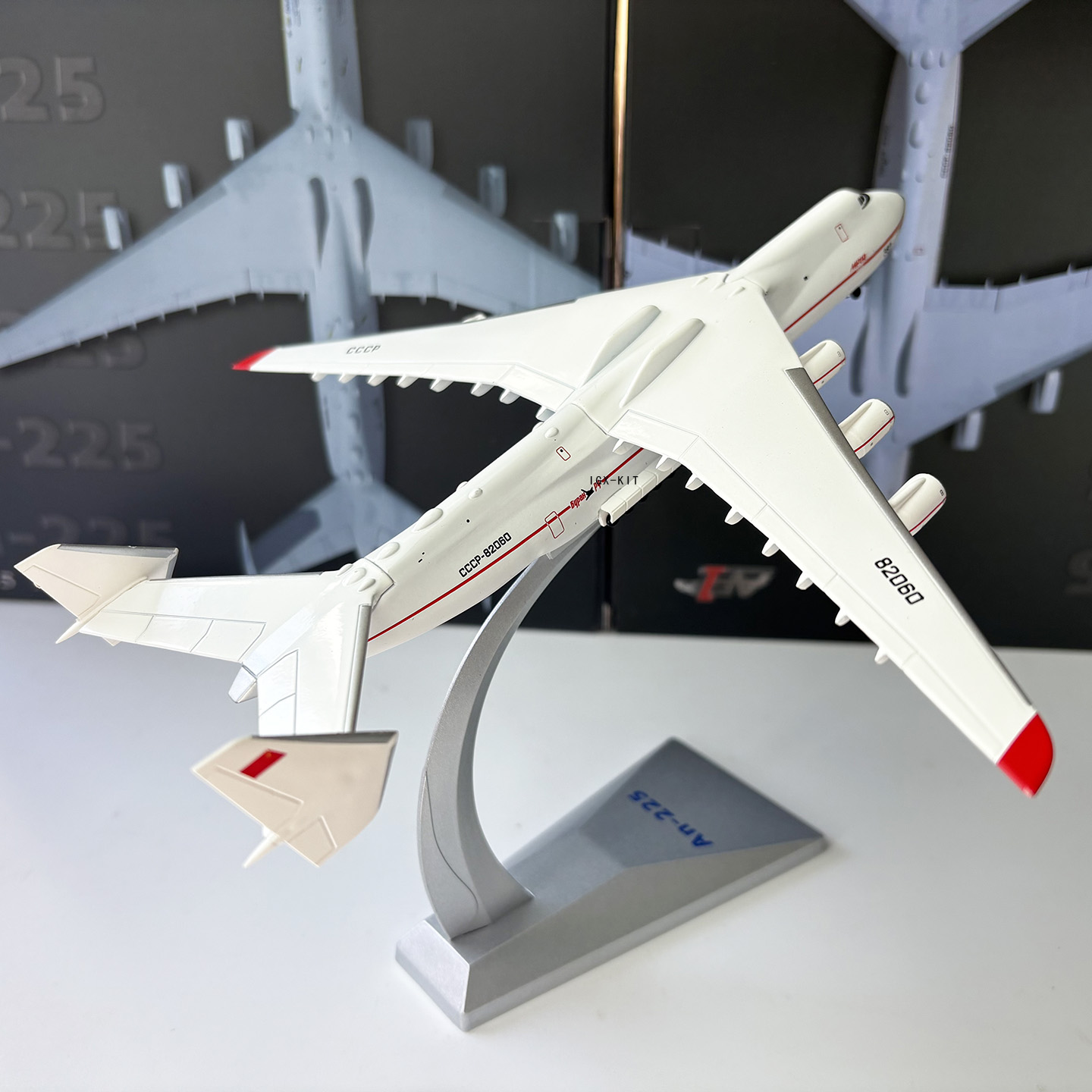 1/400 Scale AN225 Heavy Transp - Model Kit Ukraine ulasan dan harga