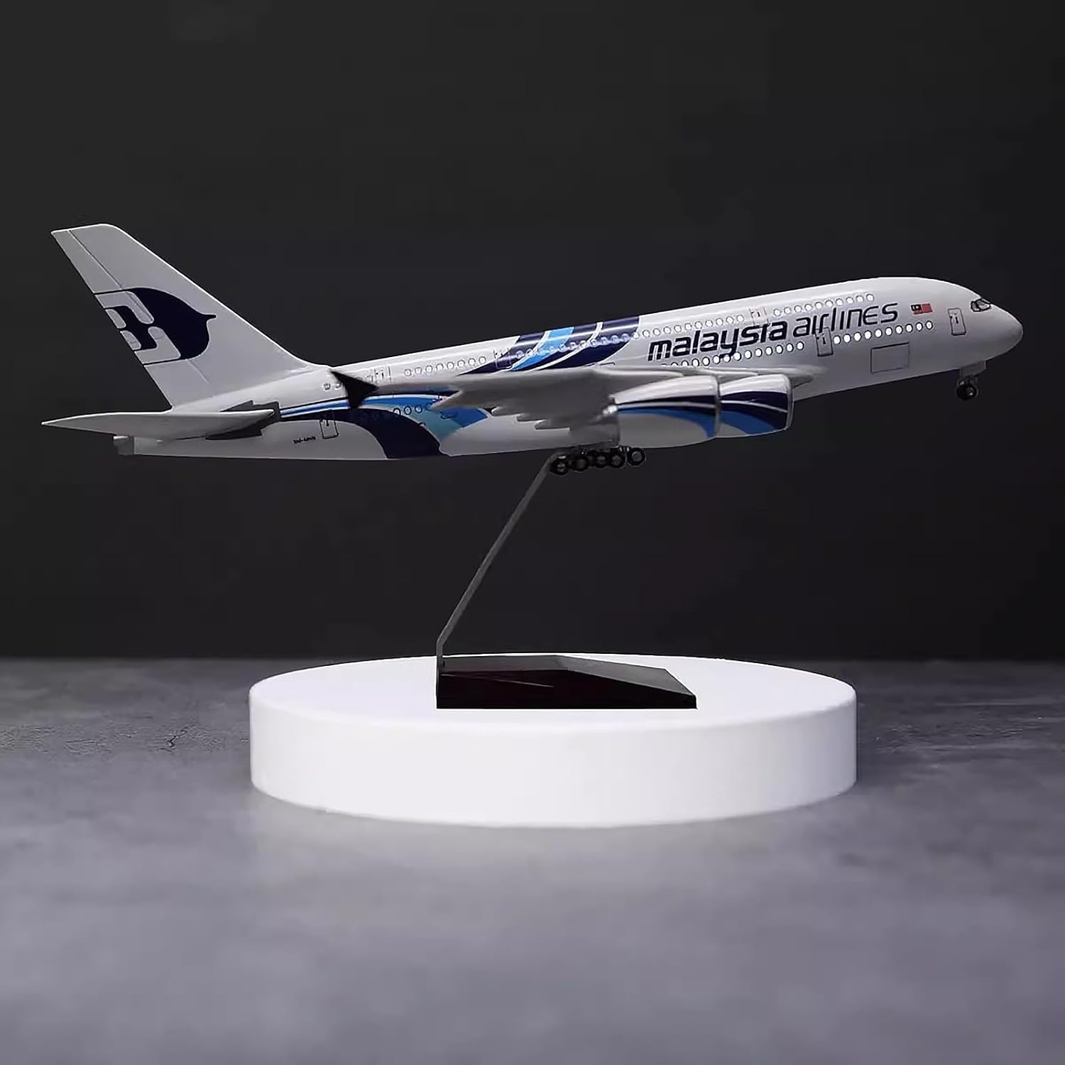 1:160 Scale Malaysia Airlines  - Model Kit Simulator ulasan dan harga